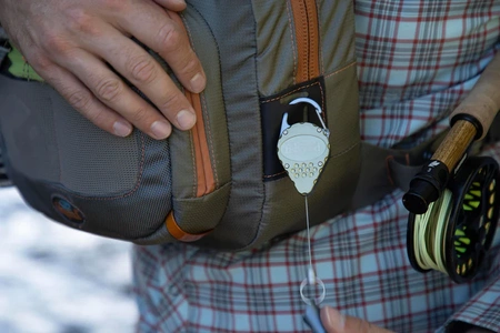 Fishpond Arrowhead Retractor - retraktor wędkarski