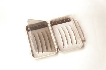 C&F Magnetic WP Fly Case Medium