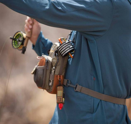 Fishpond San Juan Vertical Chest Pack – Sand/Saddle - torba piersiowa Brown